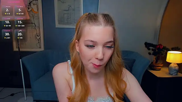 Snapshot of FloraBonde chatting on October 3, 2025, 12:13 pm FloraBonde online show from October 3, 2025, 12:13 pm