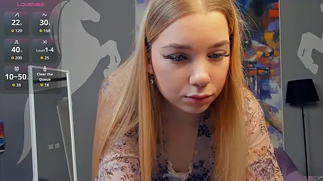 Snapshot of FloraBonde chatting on October 12, 2025, 11:53 am FloraBonde online show from October 12, 2025, 11:53 am