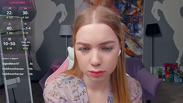 Snapshot of FloraBonde chatting on October 30, 2025, 10:16 am FloraBonde online show from October 30, 2025, 10:16 am