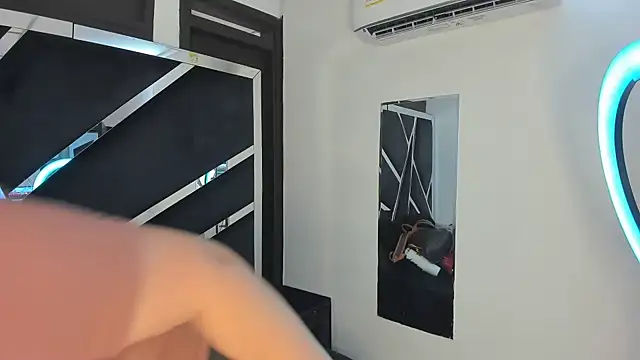 Rubyxht online show from October 12, 2025, 12:37 pm