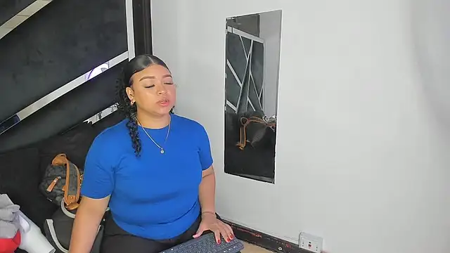 Rubyxht online show from November 6, 2025, 12:39 pm