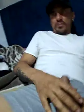 Snapshot of Iuver chatting on February 28, 2026, 9:49 pm Iuver online show from February 28, 2026, 9:49 pm