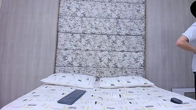 frank jhonsson online show from February 19, 2026, 6:48 pm