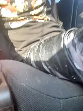 Snapshot of QueenM3 chatting on October 3, 2025, 8:17 pm QueenM3 online show from October 3, 2025, 8:17 pm