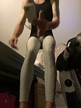 QueenM3 online show from November 10, 2025, 3:27 am