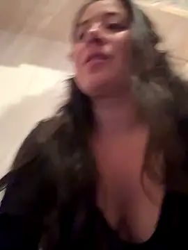 sweetie  annieee online show from December 15, 2025, 2:16 am