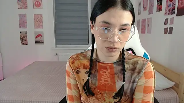 Karina Hendrick online show from March 11, 2025, 3:37 am