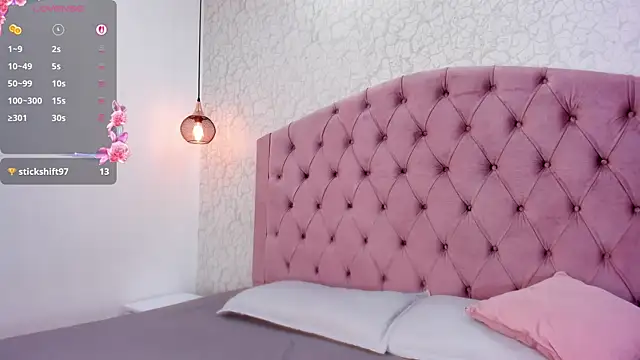 Charliee Jhonson  online show from September 23, 2025, 3:53 am