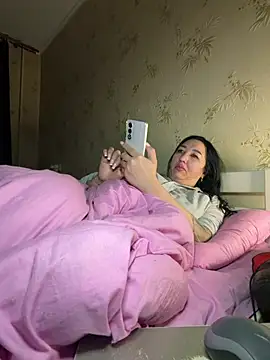 Snapshot of Naughtbaby_2025 chatting on April 16, 2026, 12:00 am Naughtbaby 2025 online show from April 16, 2026, 12:00 am