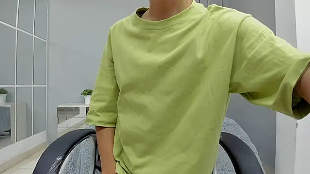 Snapshot of Johann_sex chatting on September 18, 2025, 4:42 pm Johann sex online show from September 18, 2025, 4:42 pm