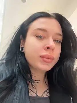 Snapshot of AlishaPrettyBlade chatting on October 15, 2025, 8:36 am AlishaPrettyBlade online show from October 15, 2025, 8:36 am