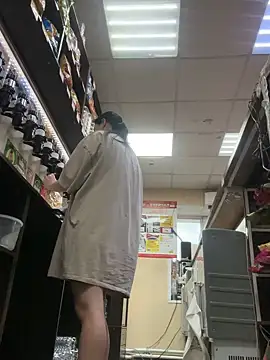 Snapshot of AlishaPrettyBlade chatting on October 22, 2025, 9:42 am AlishaPrettyBlade online show from October 22, 2025, 9:42 am