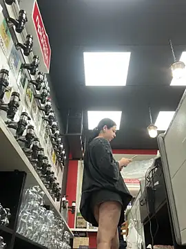 AlishaPrettyBlade online show from November 8, 2025, 11:21 am