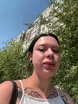 AlishaPrettyBlade online show from June 7, 2026, 3:54 am