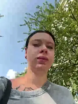 AlishaPrettyBlade online show from June 10, 2026, 3:18 am