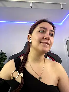 Snapshot of AshleySkott_ chatting on September 19, 2025, 8:05 am AshleySkott  online show from September 19, 2025, 8:05 am