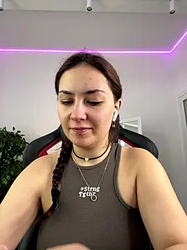 Snapshot of AshleySkott_ chatting on October 6, 2025, 8:23 am AshleySkott  online show from October 6, 2025, 8:23 am