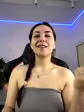 Snapshot of AshleySkott_ chatting on October 26, 2025, 8:31 am AshleySkott  online show from October 26, 2025, 8:31 am