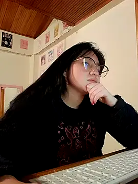 Arielle lov online show from October 23, 2025, 4:12 am