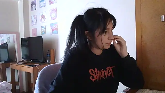 Arielle lov online show from November 10, 2025, 6:07 pm