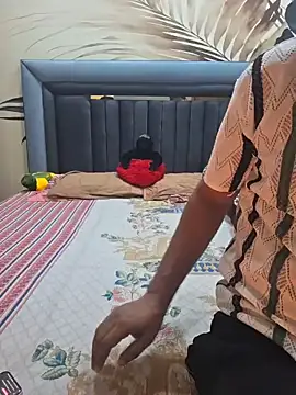 Snapshot of RealcoupleP chatting on February 11, 2026, 5:07 pm RealcoupleP online show from February 11, 2026, 5:07 pm