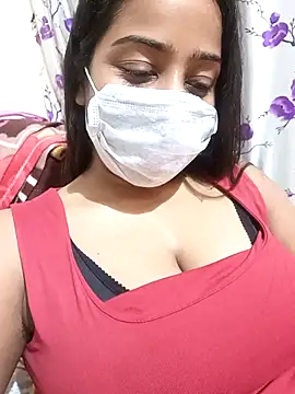 COZY ROZI online show from September 18, 2025, 5:48 pm