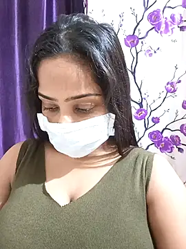 COZY ROZI online show from September 22, 2025, 4:20 pm