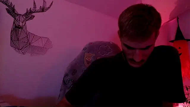 Snapshot of yoyoboy988 chatting on September 29, 2025, 8:24 pm yoyoboy988 online show from September 29, 2025, 8:24 pm