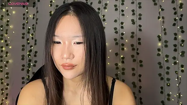 Snapshot of Asian_Vi chatting on October 18, 2025, 2:18 pm Asian Vi online show from October 18, 2025, 2:18 pm