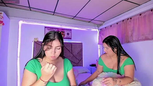 Snapshot of Cristal_Smith20 chatting on November 14, 2025, 12:37 pm Cristal Smith20 online show from November 14, 2025, 12:37 pm