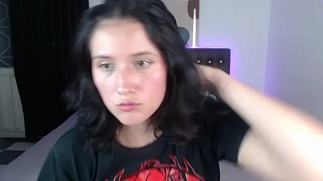 amy royale online show from February 18, 2025, 7:30 pm