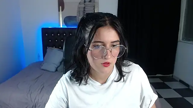 amy royale online show from February 26, 2025, 2:04 am