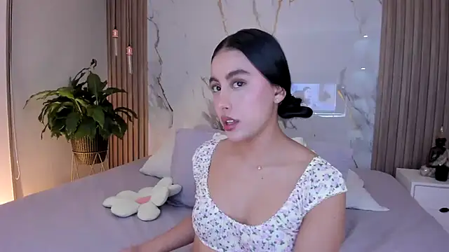 miss martiina online show from February 15, 2026, 3:25 am