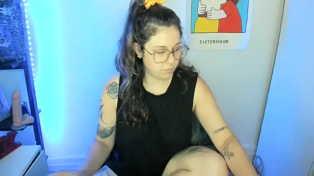 Rosiee69  online show from June 19, 2026, 2:21 pm