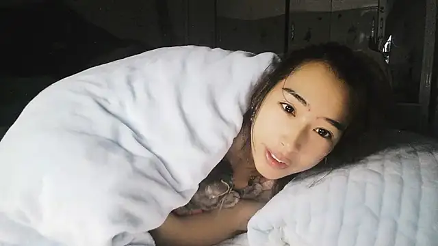 hebe-02 online show from November 26, 2025, 11:17 pm