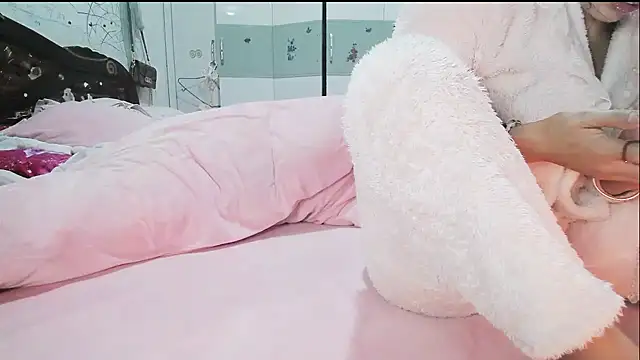 hebe-02 online show from January 11, 2026, 1:49 pm