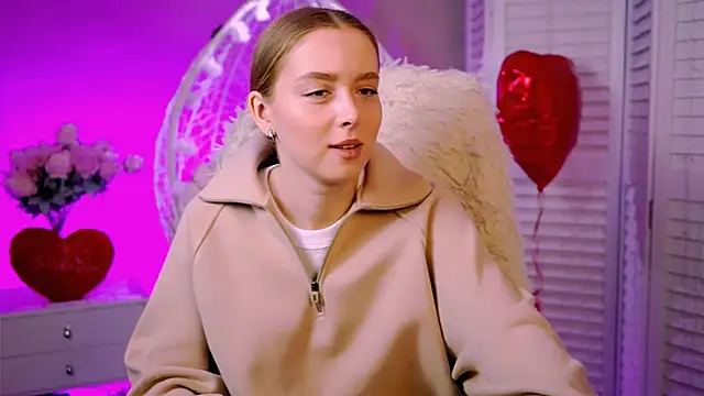 JenniferGraces online show from February 25, 2025, 8:25 am