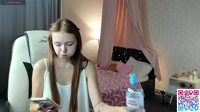 Snapshot of boozekirs_ chatting on September 24, 2025, 2:15 am boozekirs  online show from September 24, 2025, 2:15 am