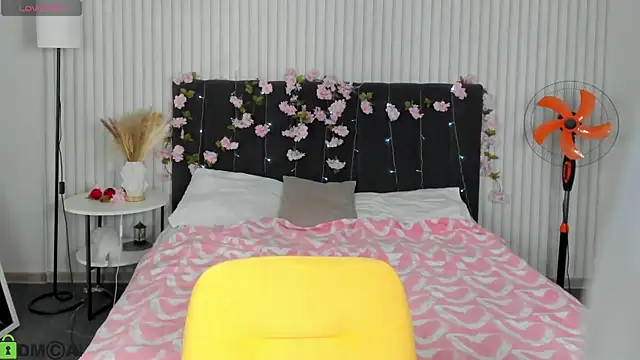 Snapshot of boozekirs_ chatting on October 6, 2025, 3:26 am boozekirs  online show from October 6, 2025, 3:26 am