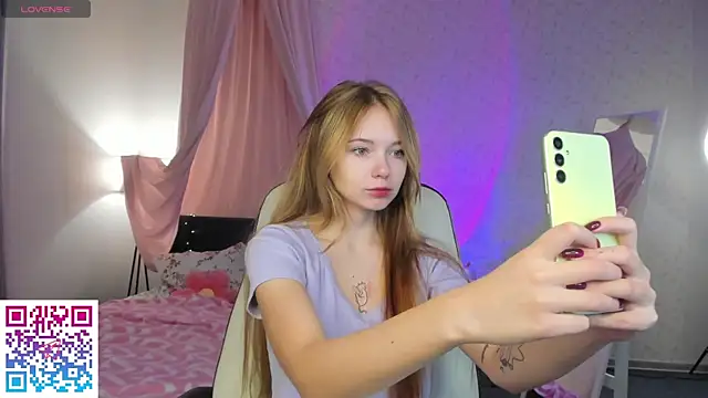 Snapshot of boozekirs_ chatting on October 10, 2025, 2:32 am boozekirs  online show from October 10, 2025, 2:32 am