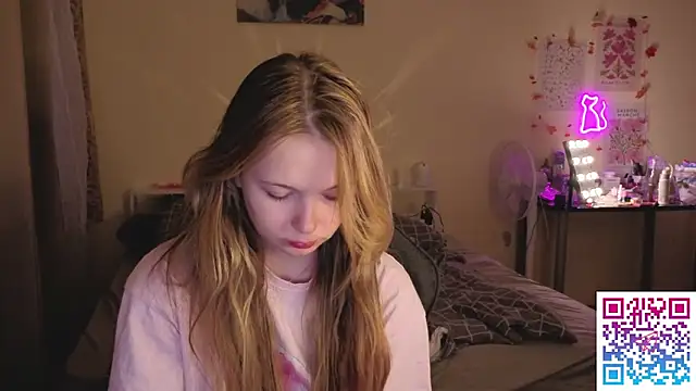 Snapshot of boozekirs_ chatting on October 27, 2025, 2:37 am boozekirs  online show from October 27, 2025, 2:37 am