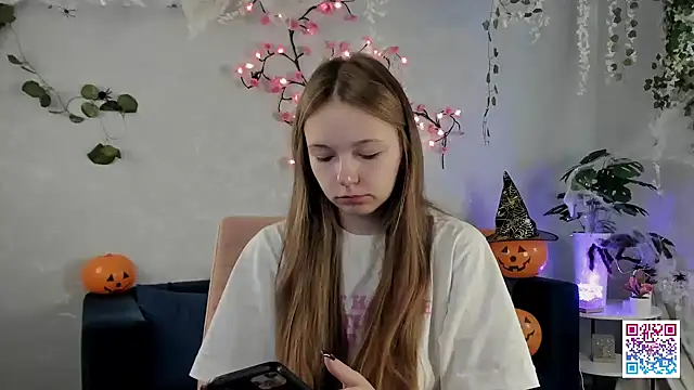 Snapshot of boozekirs_ chatting on October 31, 2025, 1:50 am boozekirs  online show from October 31, 2025, 1:50 am