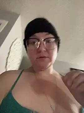 HTXBELLE online show from February 1, 2026, 11:42 am