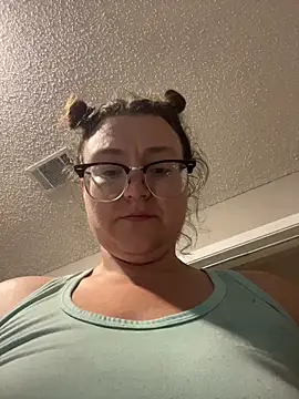 HTXBELLE online show from June 6, 2026, 12:27 am