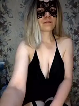 Snapshot of AliniX chatting on October 25, 2025, 10:59 pm AliniX online show from October 25, 2025, 10:59 pm