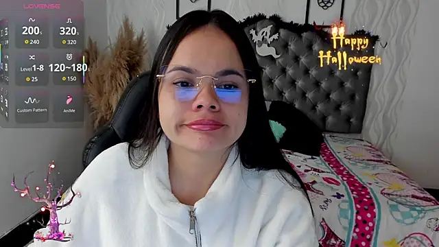 Snapshot of Kath_latorre chatting on October 17, 2025, 1:14 pm Kath latorre online show from October 17, 2025, 1:14 pm