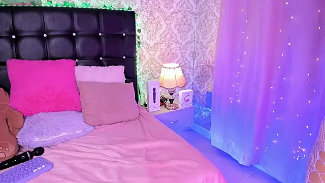 Luna Sommer online show from November 23, 2025, 2:00 am