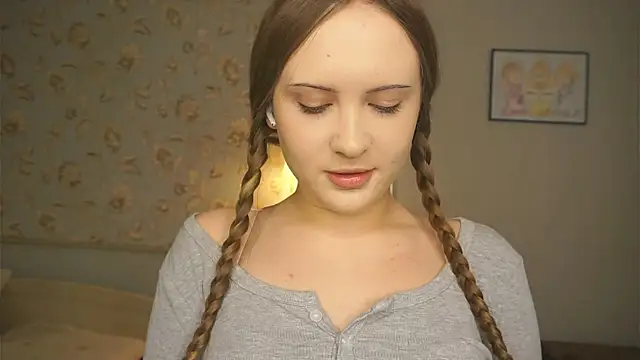 QuennaCoote online show from February 26, 2026, 8:02 am