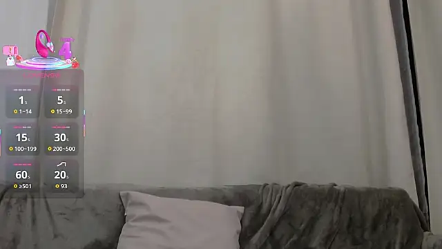 Snapshot of JanelleBrown_ chatting on October 3, 2025, 6:05 pm JanelleBrown  online show from October 3, 2025, 6:05 pm