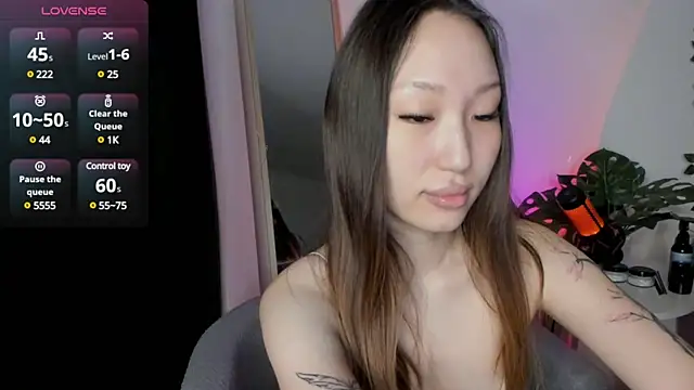 Snapshot of Christine_Carlson chatting on March 7, 2025, 8:44 pm Christine Carlson online show from March 7, 2025, 8:44 pm